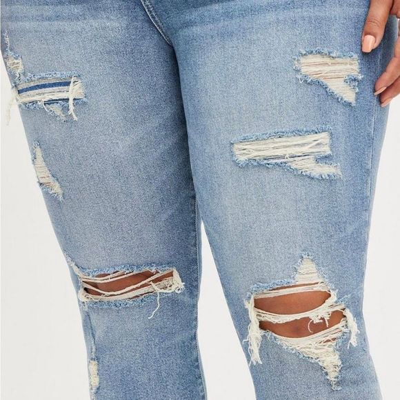 NWT Torrid Mom Straight Vintage Distressed Jean - Picture 3 of 12